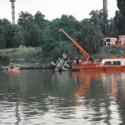 Flb049