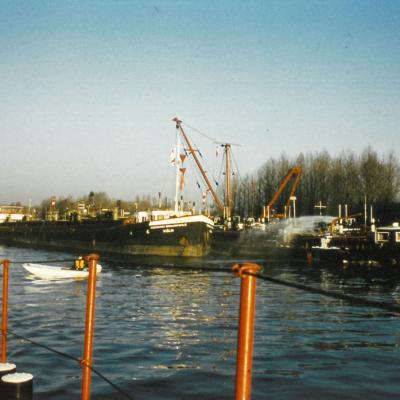 Flb077